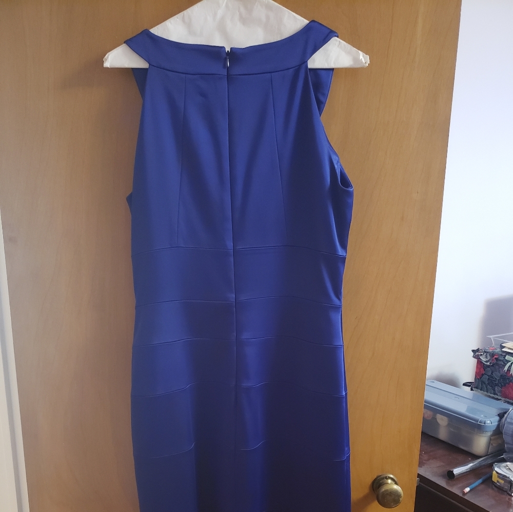 Dress - Picture 6 of 6